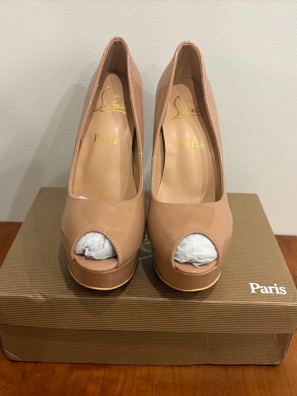 Christian Louboutin Plaform - Nude
